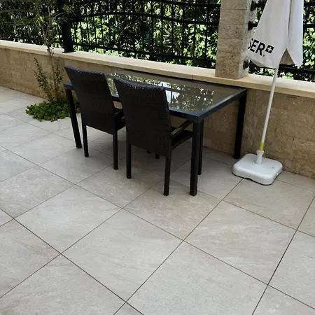 Apartment With Pool