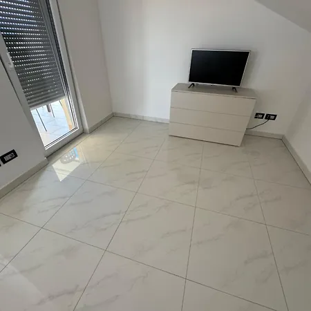 Apartment With Pool Funtana